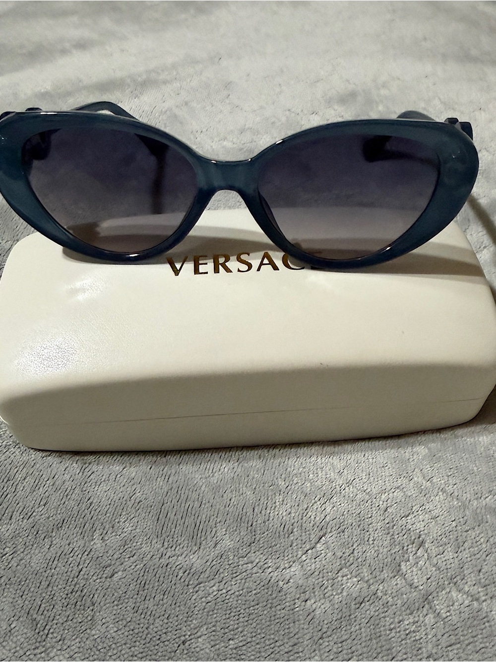 Women's Cat-Eye Sunglasses in Teal-Blue Frame with Gradient Lenses